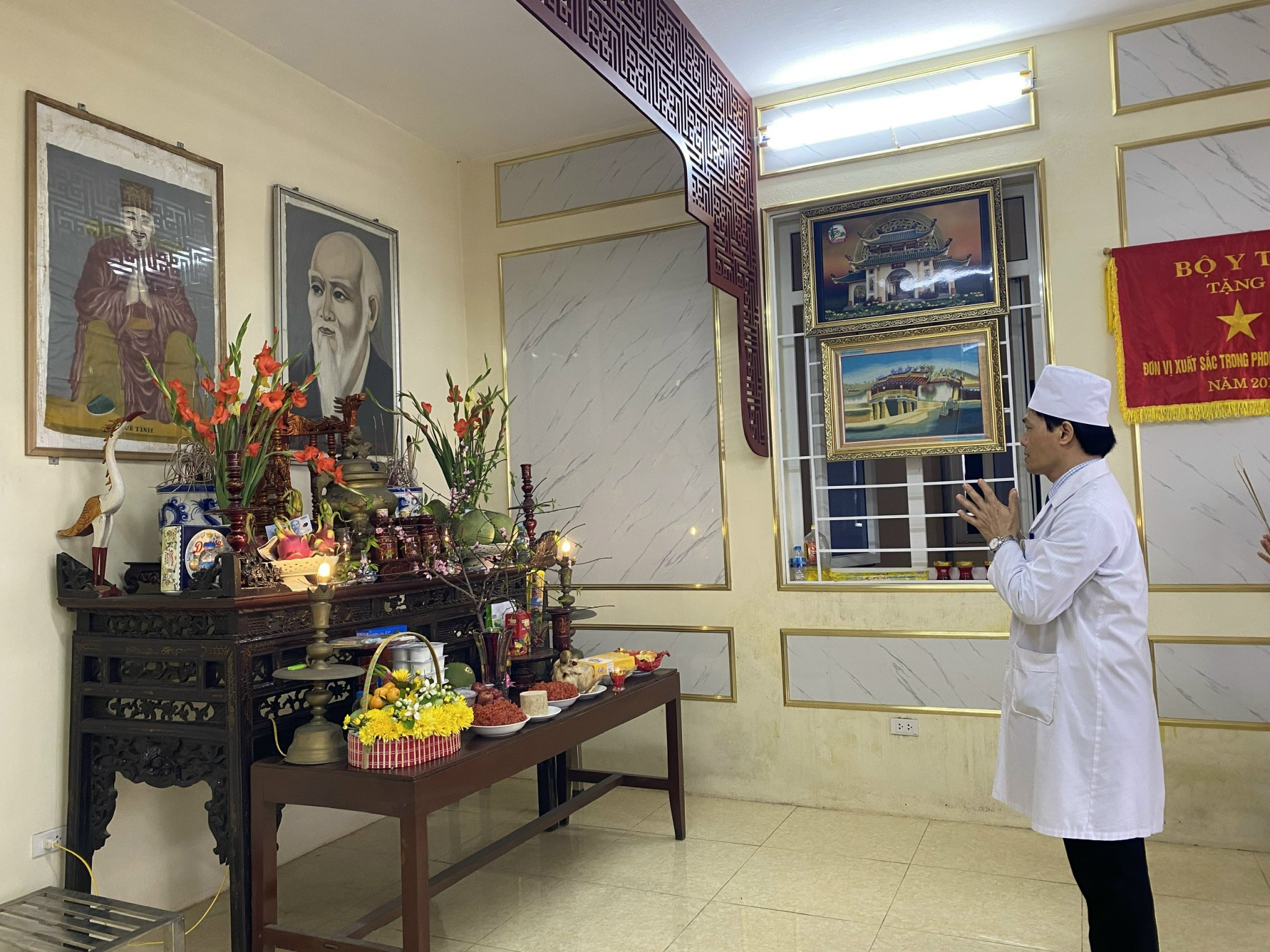 Lễ dâng hương cụ Hải thượng lãn ông tại Bệnh viện Y dược cổ truyền tỉnh Thanh Hoá